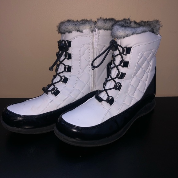 White Snow Boots / white rainboots - Picture 2 of 6